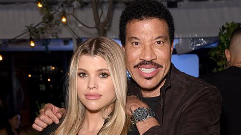 does lionel richie have a biological child|Lionel Richie’s Family: Nicole, Sofia, Joel Madden,。